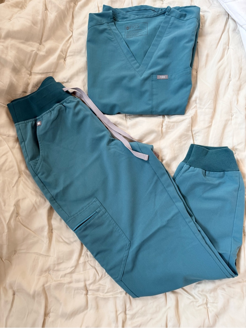 Figs women’s Hydrogreen small Scrub Set